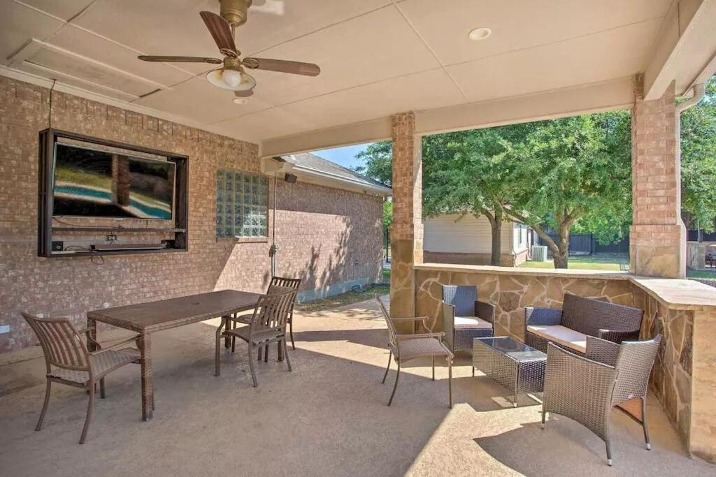 Heated Pool, Pool Table, Hot Tub, Home Theatre, Guest House, Basketball Court, Sleeps-20 Allen Exterior foto