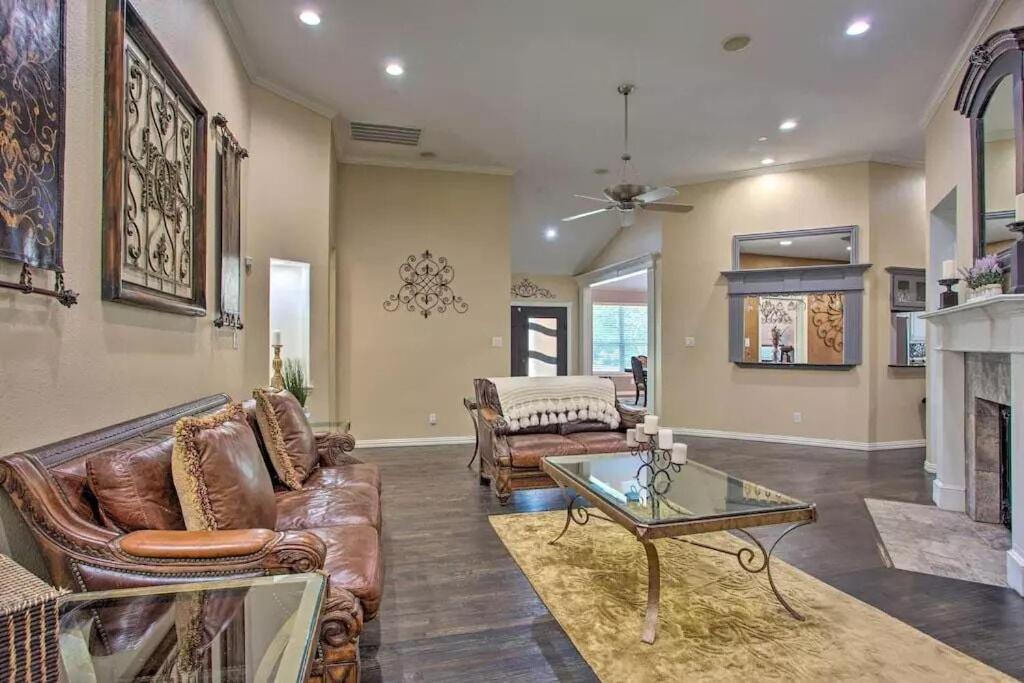 Heated Pool, Pool Table, Hot Tub, Home Theatre, Guest House, Basketball Court, Sleeps-20 Allen Exterior foto